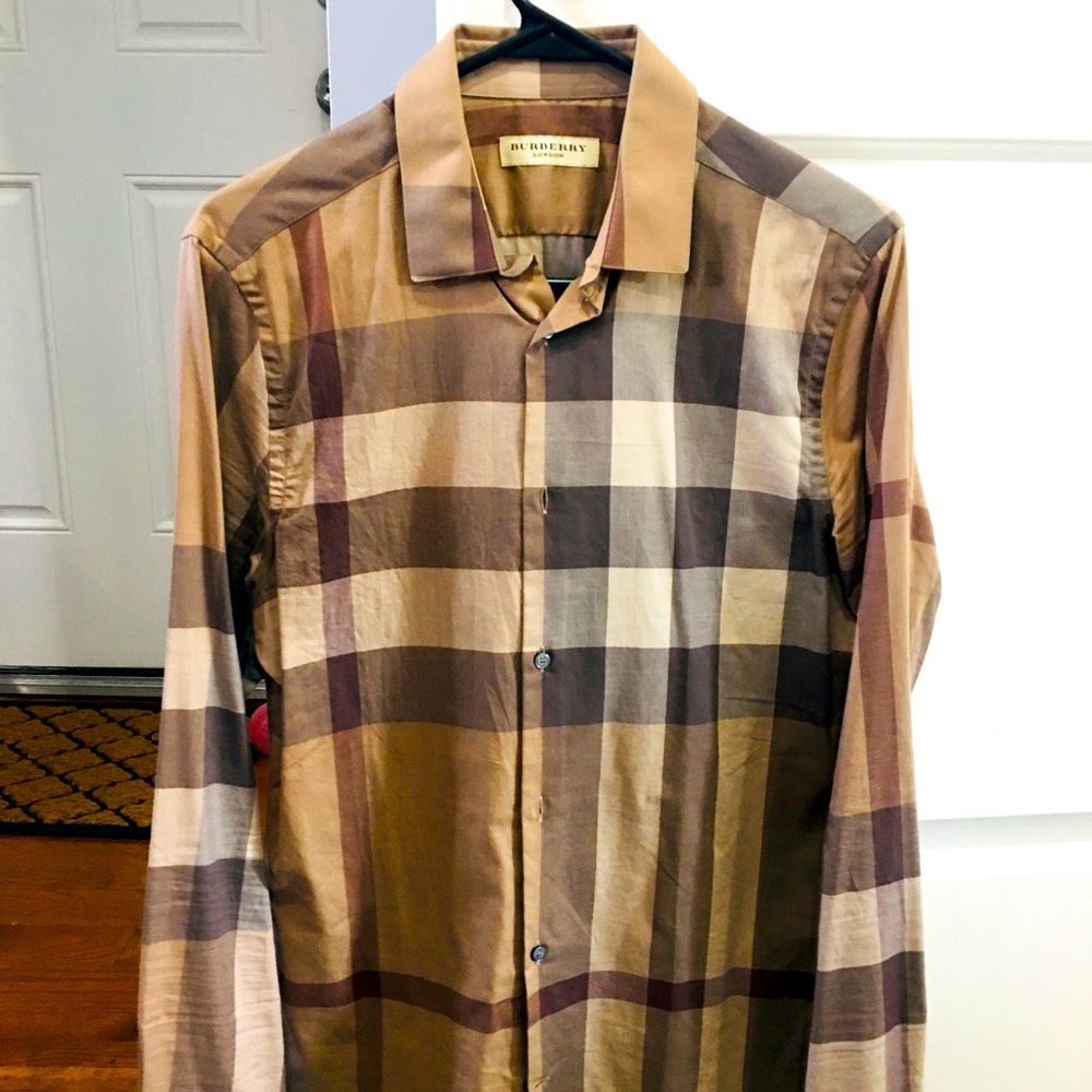 Burberry buttons button down shirt